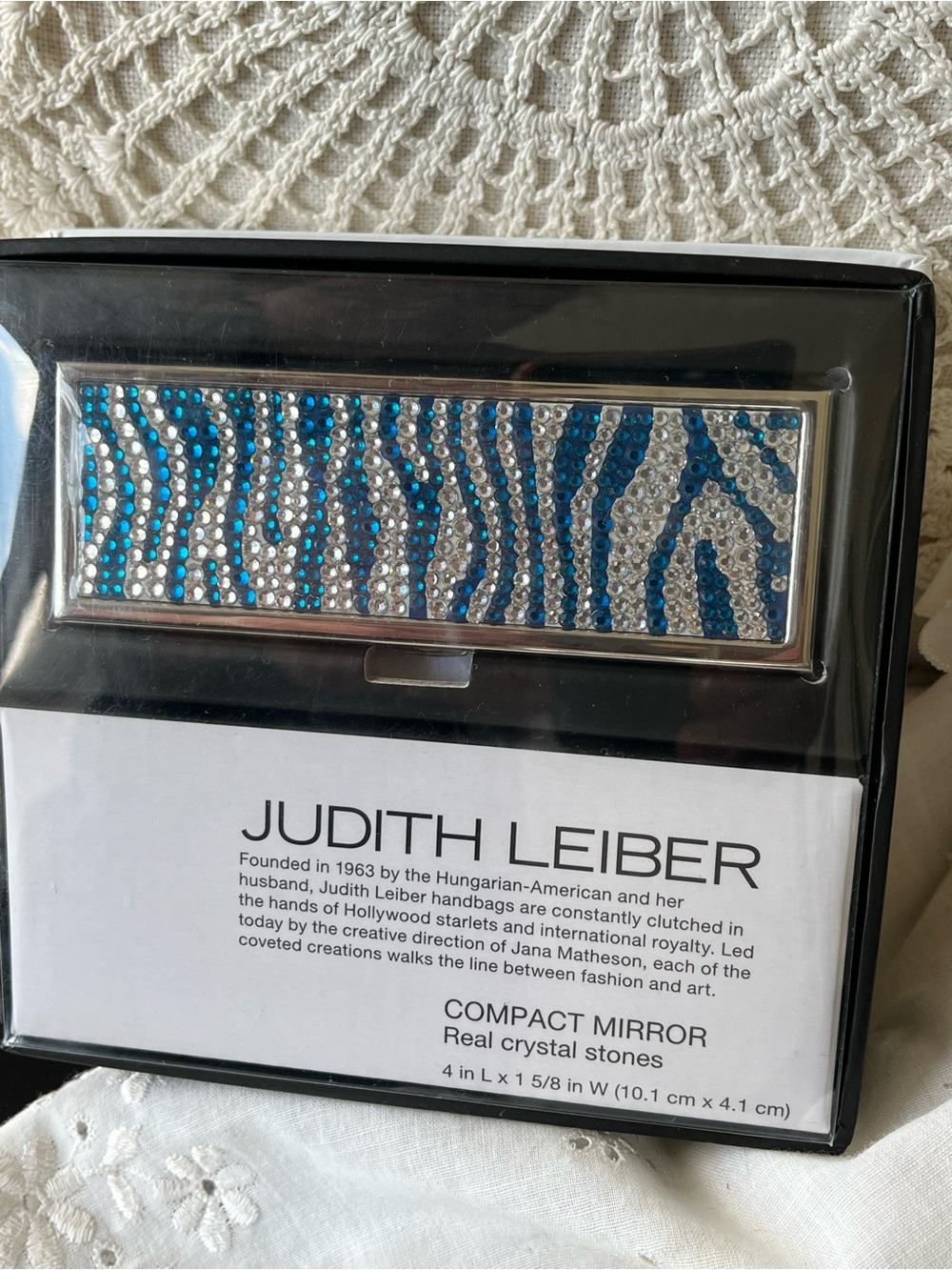 Judith Leiber Blue💙 & White 🤍 Compact Mirror, New in Box Sealed in original pck